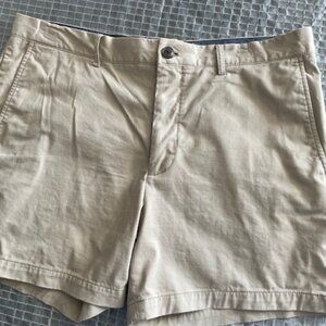 Club Monaco khaki chino shorts size 34